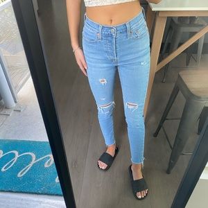 Levi’s high wasted wedgie skinny jeans